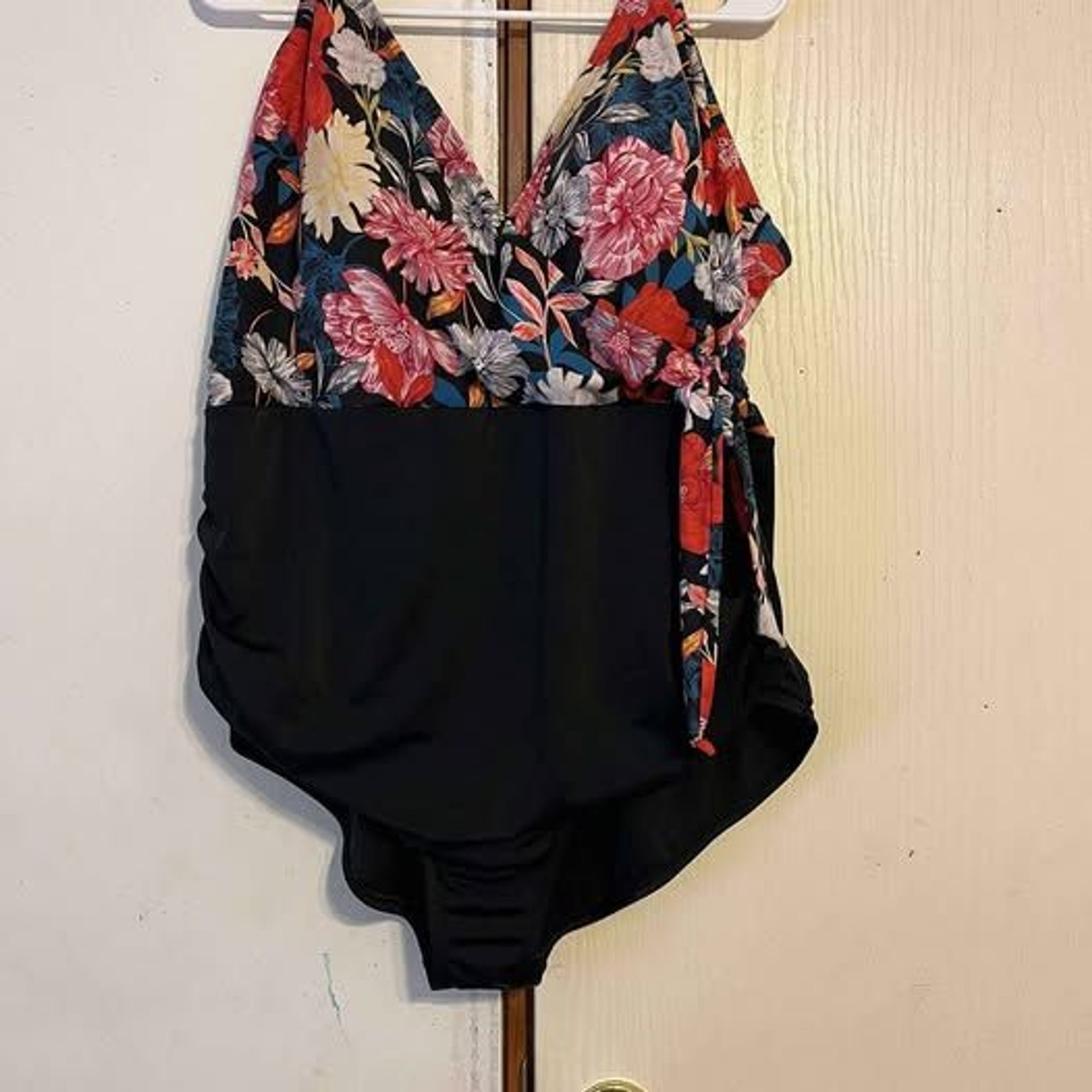 Time And Tru Womens 3x Black & Floral Bathing Suit