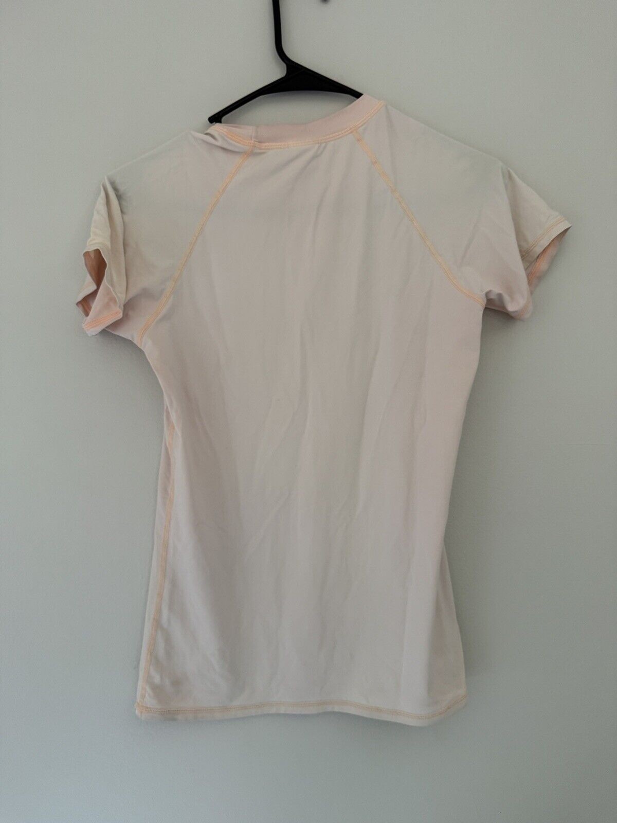 Body Glove Women’s size Small Pink Short-Sleeve Rash Guard nylon/spandex