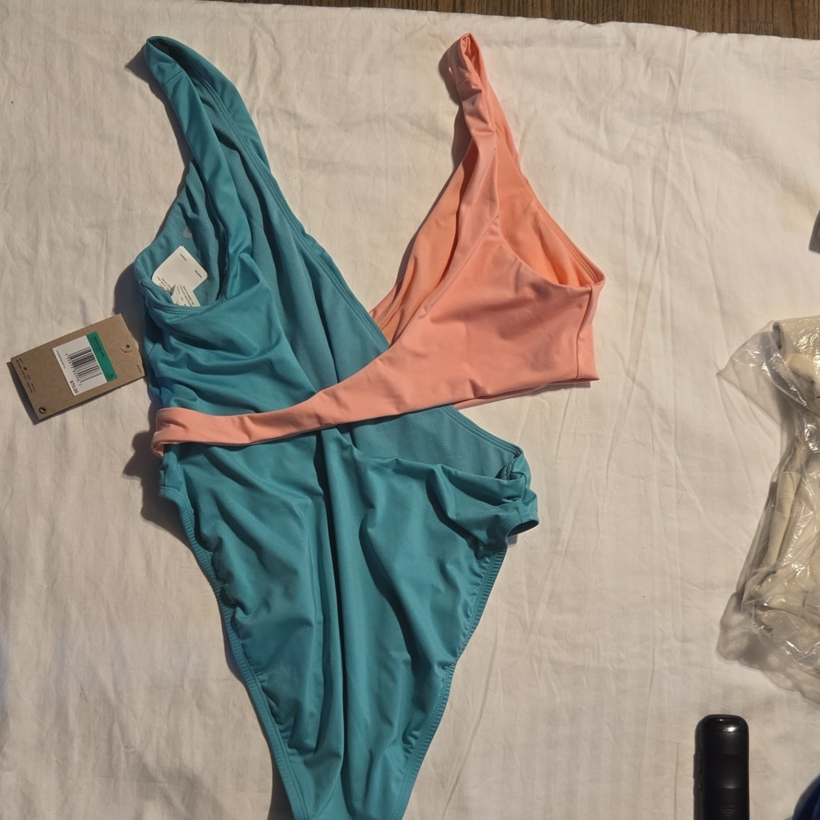 Nike Women’s XL Cut-Out One Piece Competitive Swimwear 100% Recycled Polyester